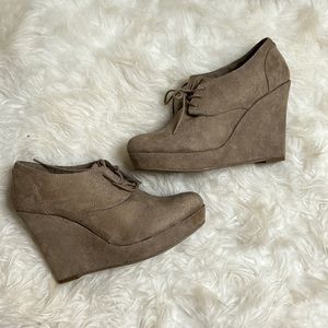 SchoolxGirl Wedges